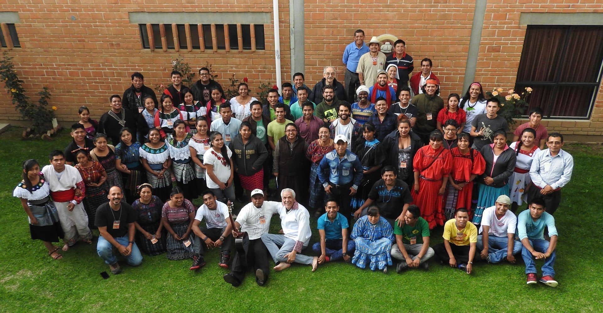 La juventud ante la espiritualidad y resistencia de los pueblos originarios