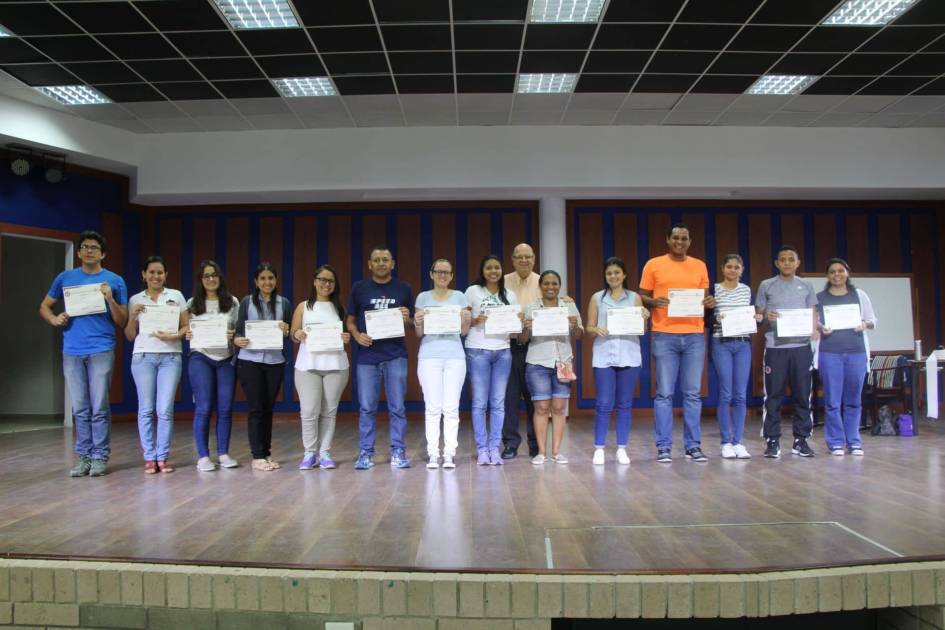 El Colegio San José de Colombia certificó a 43 colaboradores por formación de la CPAL