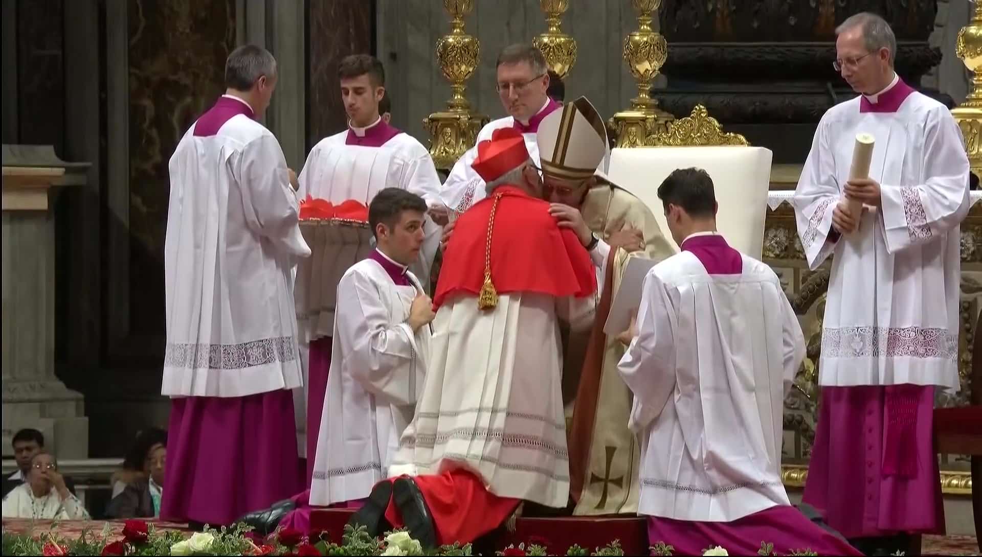 Hoy el Papa hará 14 nuevos cardenales entre los que se encuentran dos jesuitas