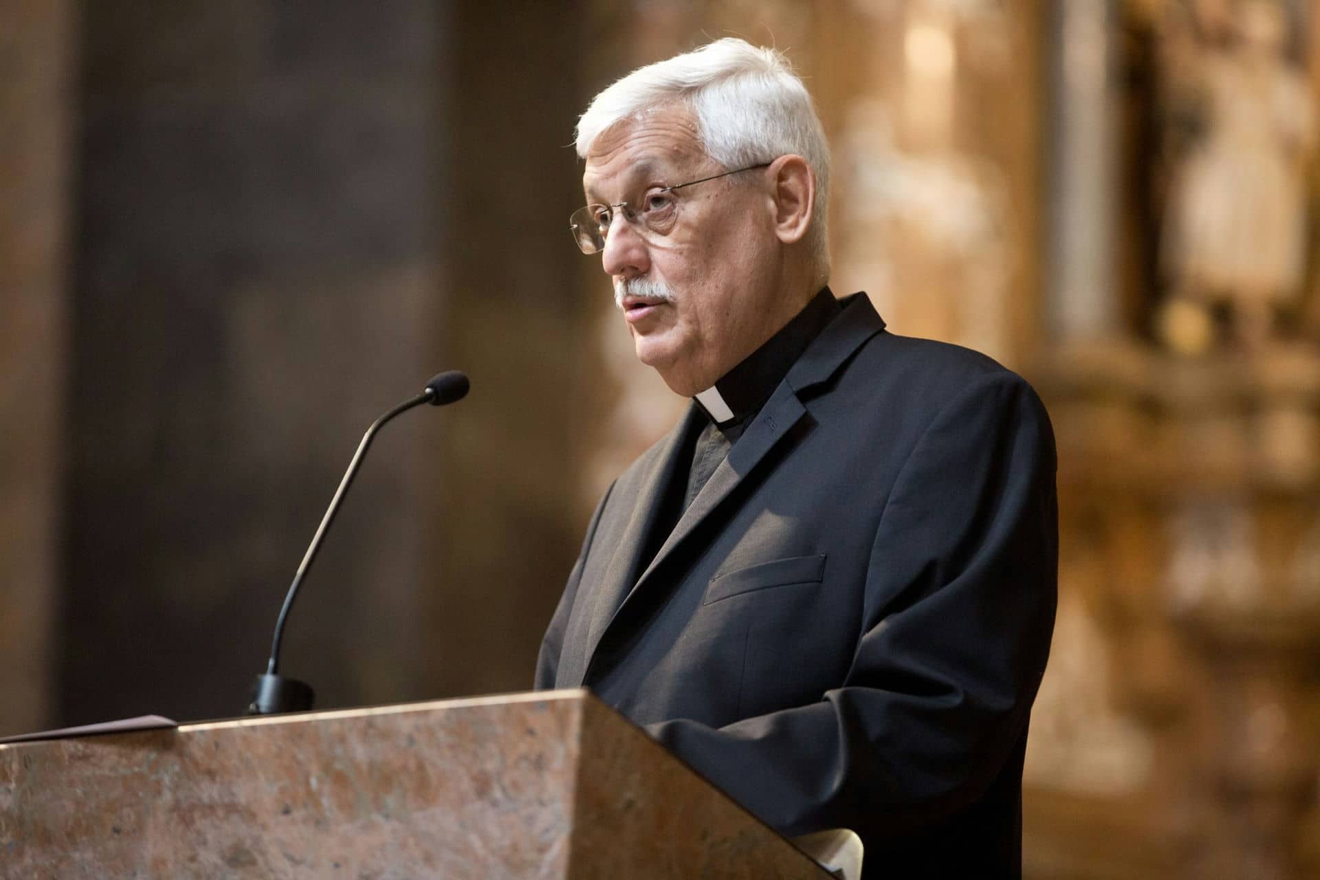 El padre Sosa invita a la Universidad a ser 