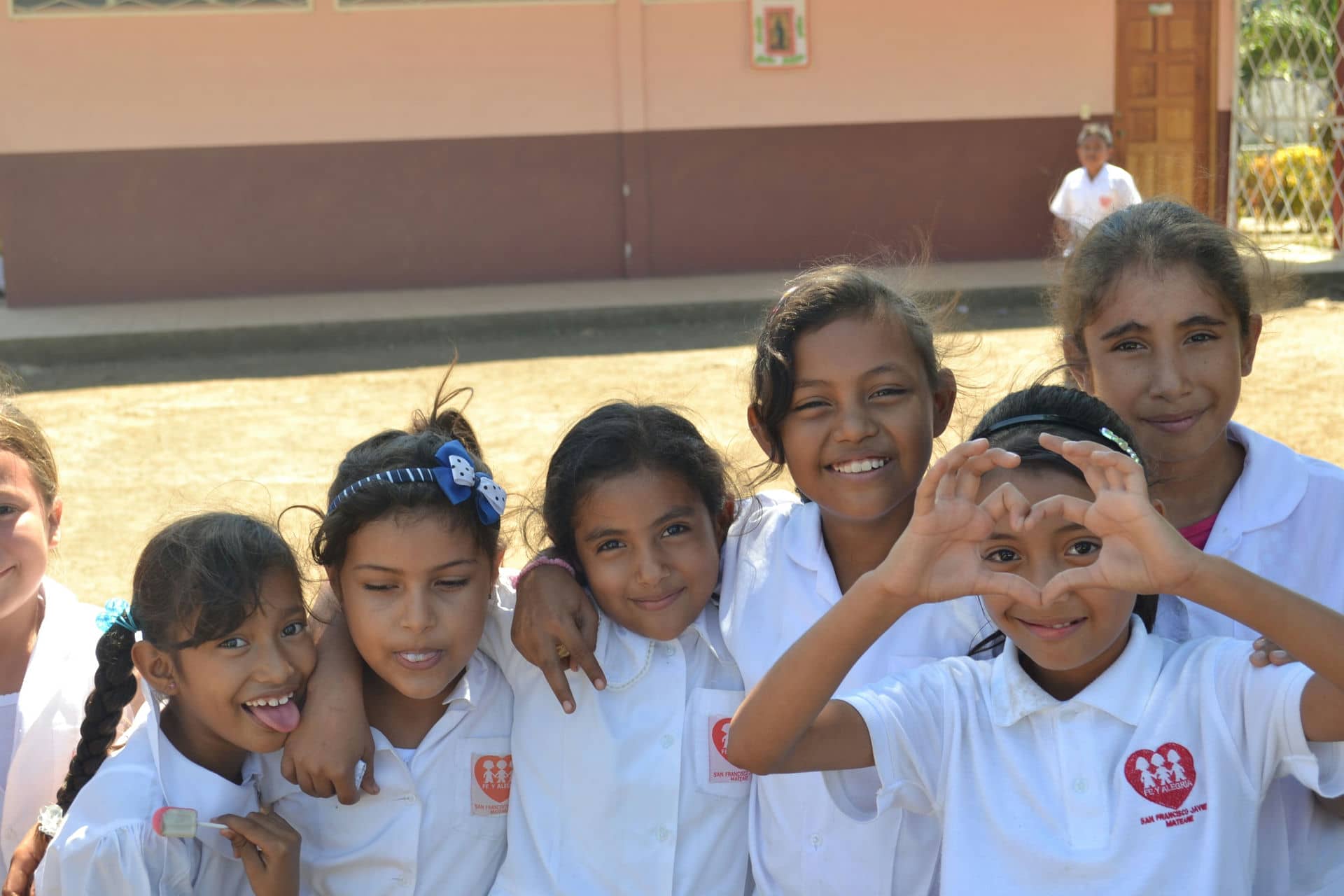 Fe y Alegría lanza encuesta, 