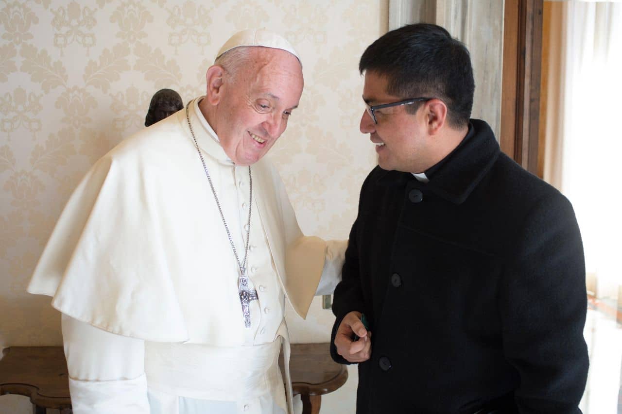 Un Sínodo, una actitud. Por: P. Juan Bytton S.J.