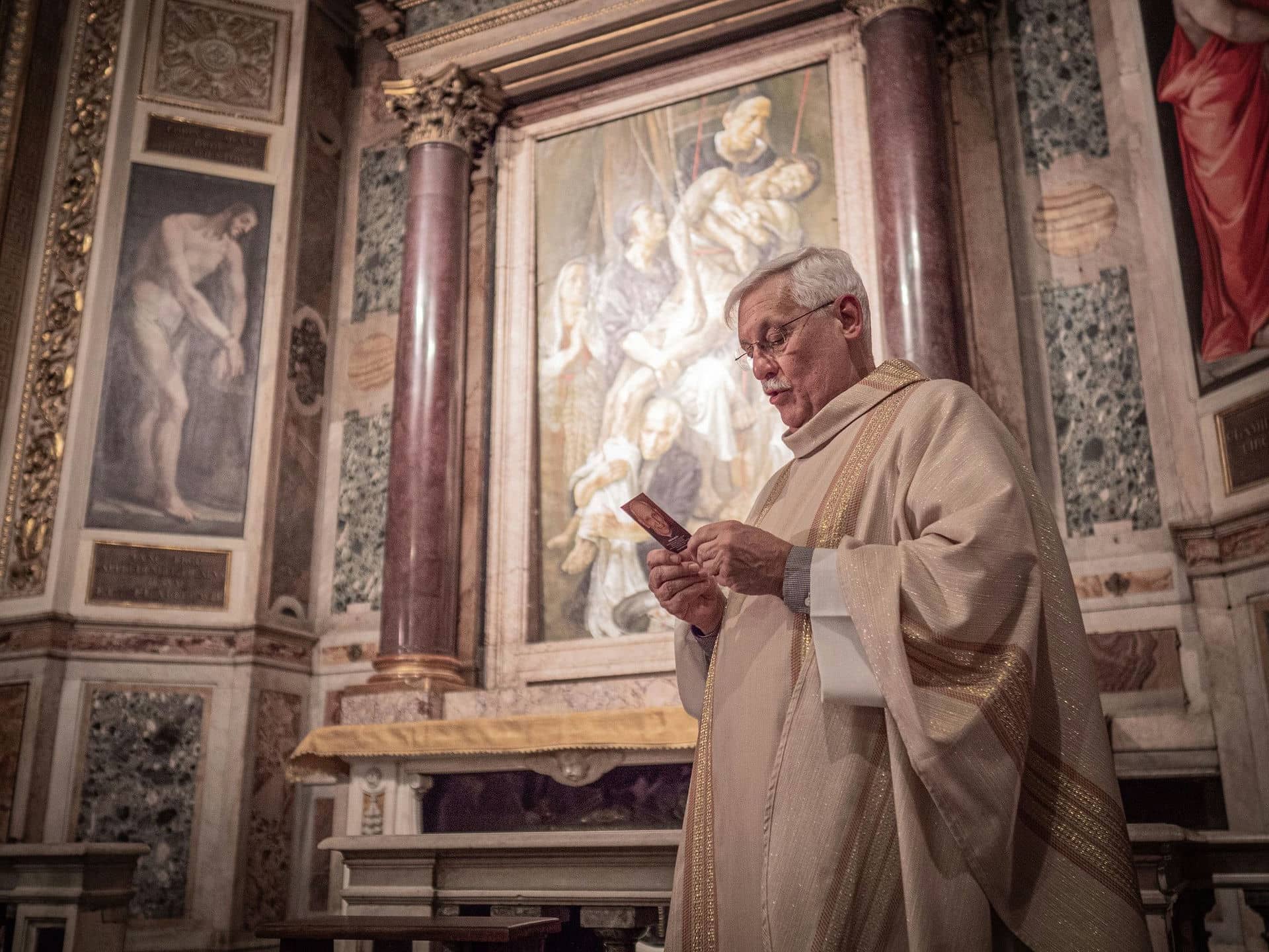 Padre Sosa: Oigamos el grito de los crucificados del mundo