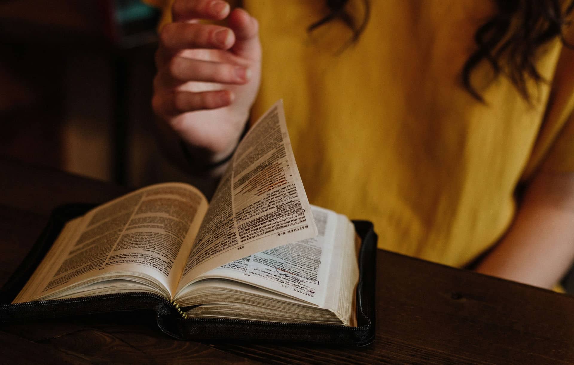 La nueva hermenéutica y el uso de la Biblia en Ejercicios