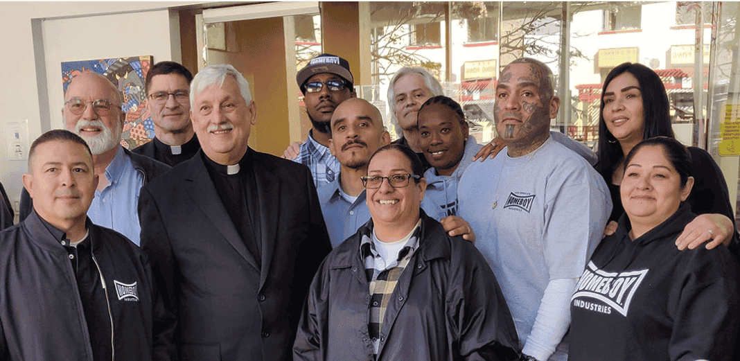 HOMEBOY INDUSTRIES RECIBE EL PREMIO HUMANITARIO HILTON 2020