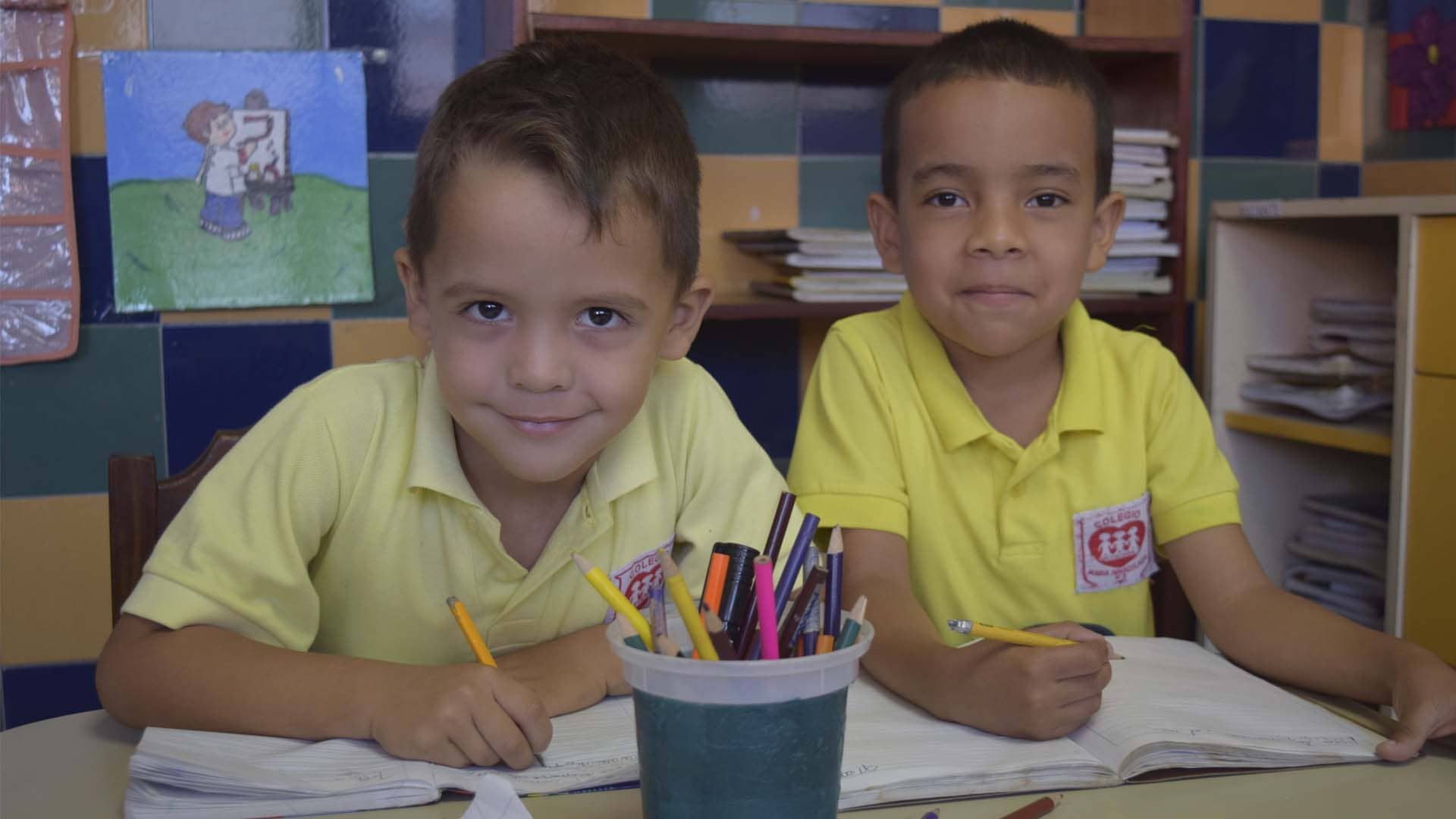 La educación es un derecho humano fundamental y la prioridad del siglo XXI