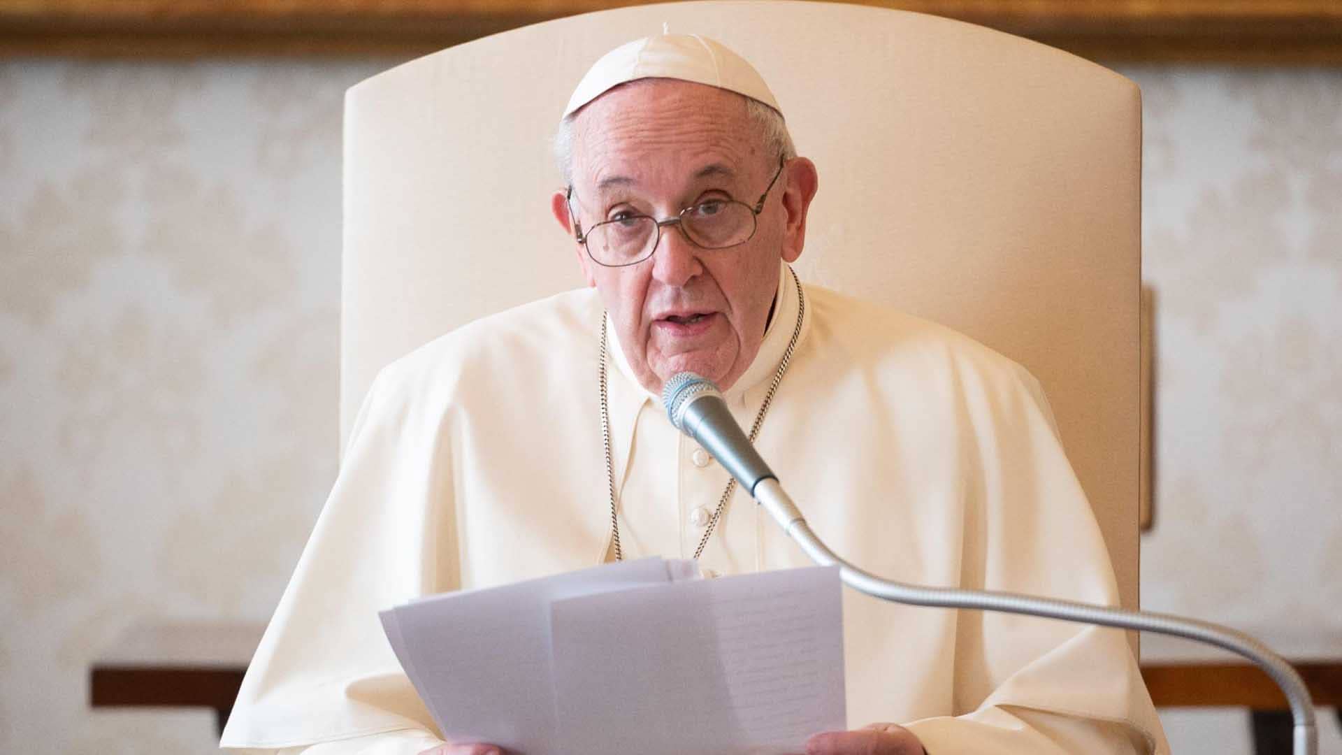 Papa: La educación es un acto de esperanza