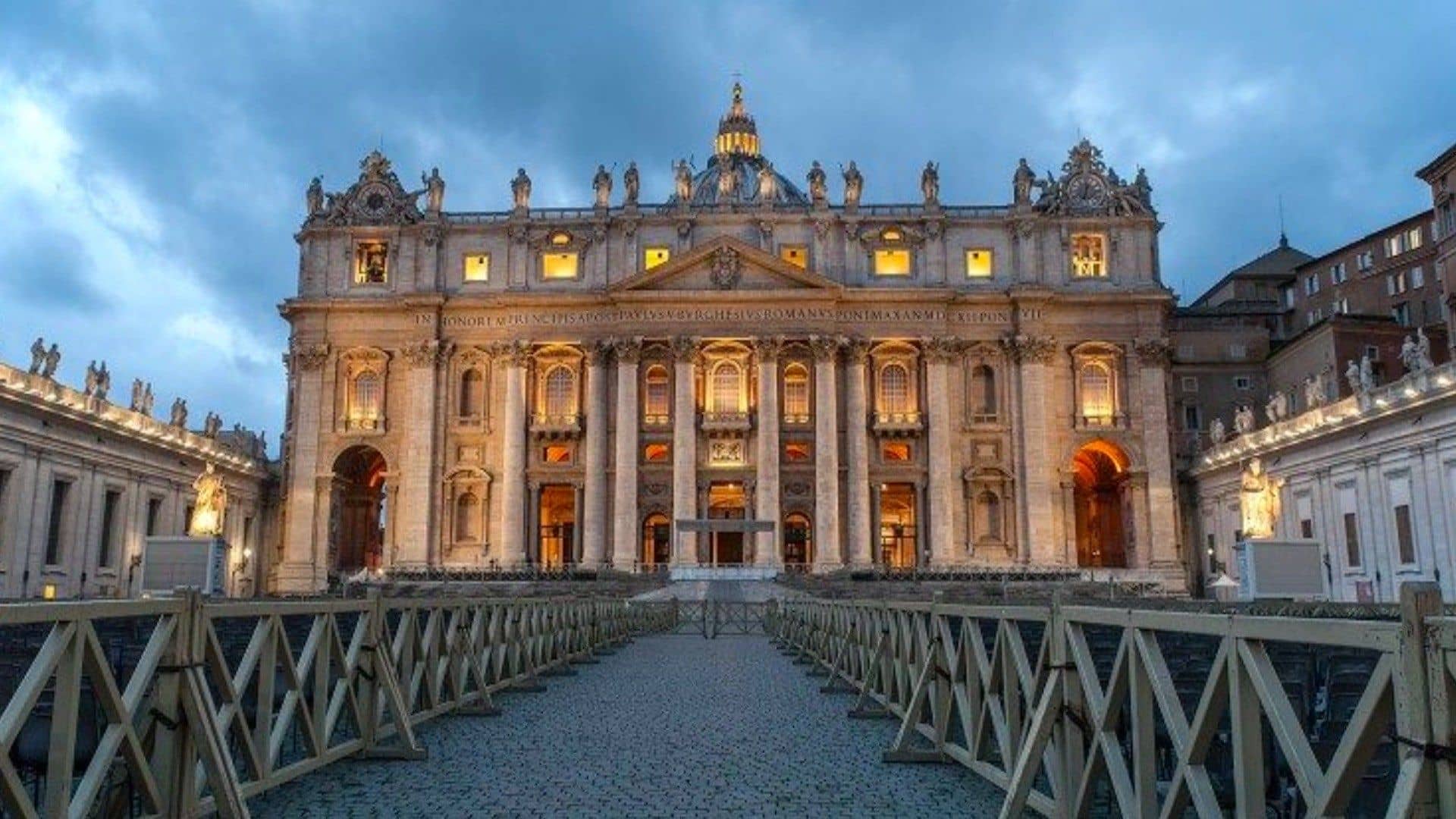 Francisco culmina la reforma financiera con la modificación de los estatutos de su organismo de control