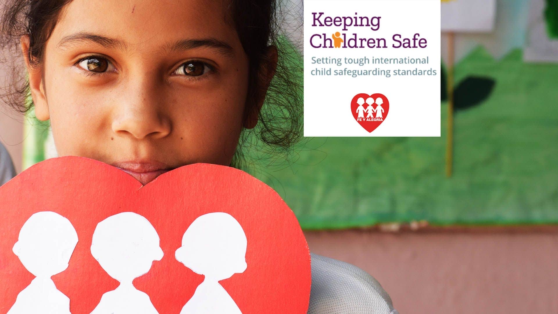 Fe y Alegría recibe certificación en protección infantil