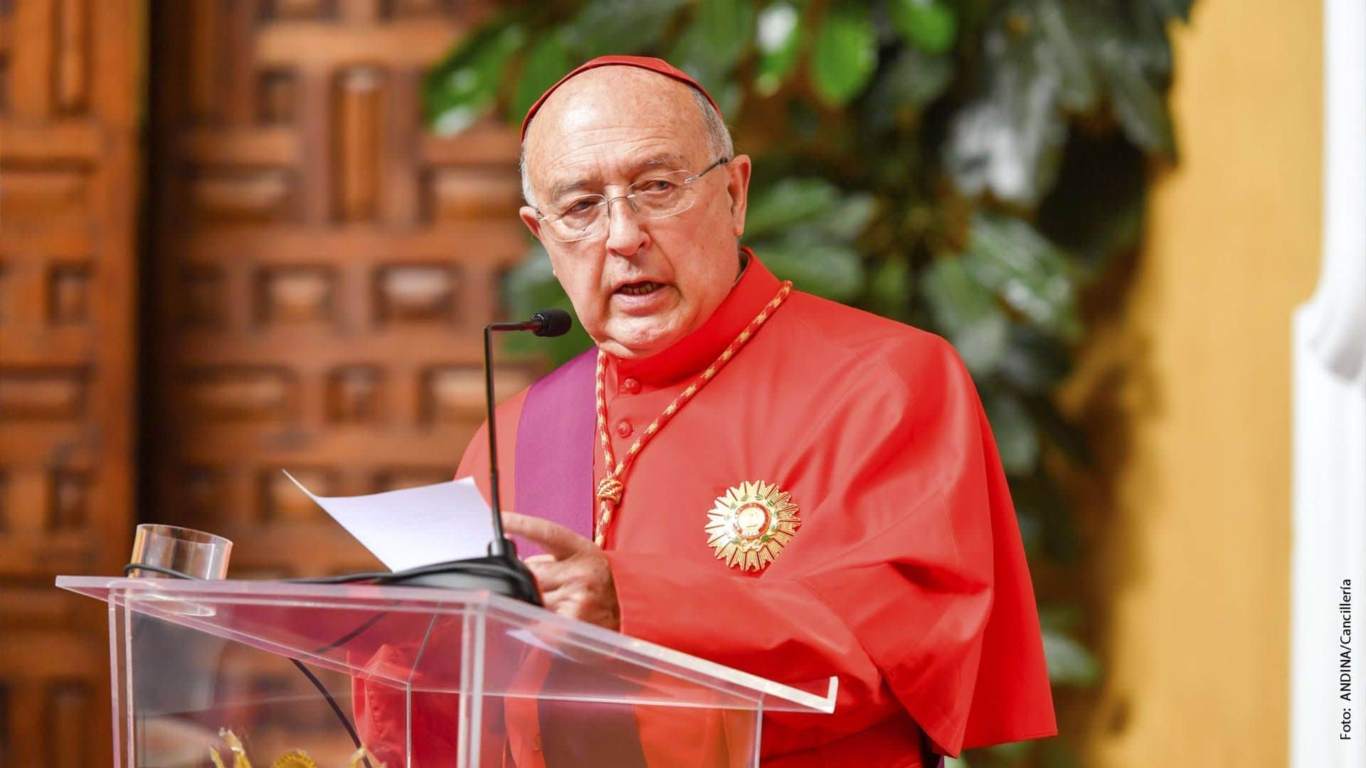 Card. Barreto SJ recibe condecoración de Cancillería peruana
