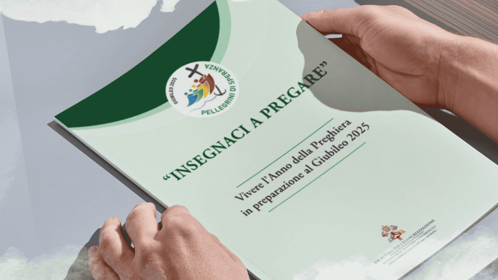 “Enséñanos a Orar”, disponible el folleto del Año de la Oración